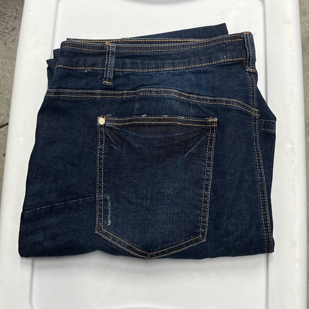 Eloquii | Destructed Jeans | size 24